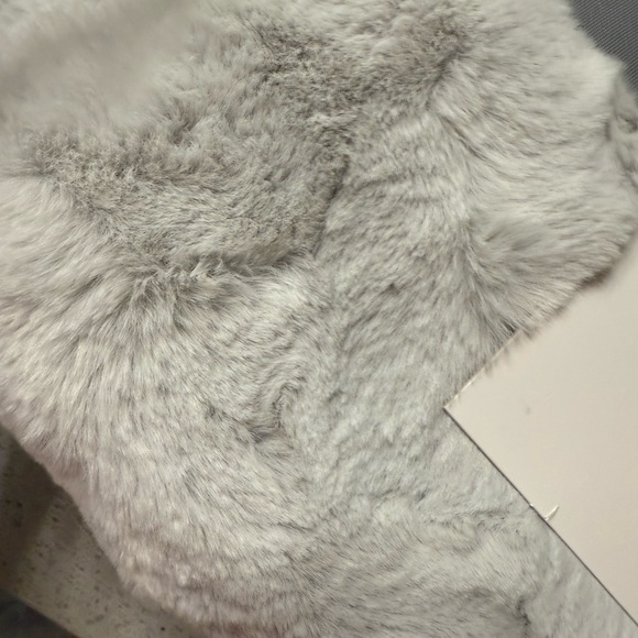 Hotel Collection Sculpted Faux Fur Throw - Gray - Picture 5 of 5